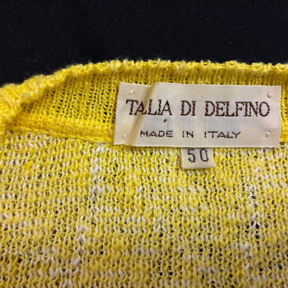 Men's Yellow V Neck Sweater, Made in Italy, Size Medium, Vintage - Picture 4 of 8